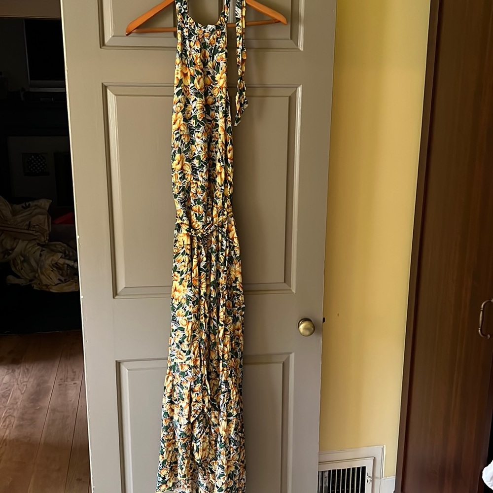 Beautiful flower maxi halter by Pretty Garden. Size M. Never worn.